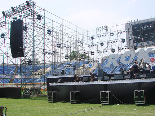 演出現(xiàn)場(chǎng)